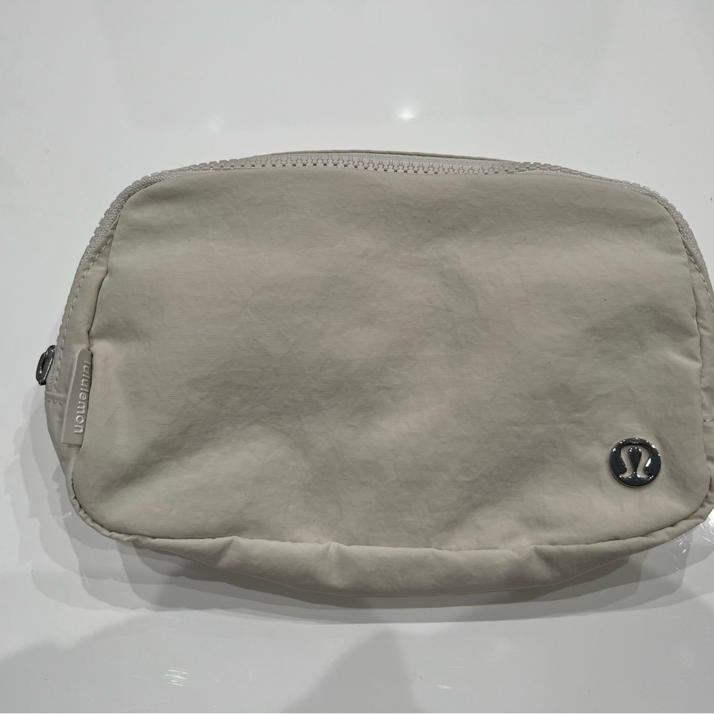 NWT Everywhere Belt Bag White Opal Lululemon